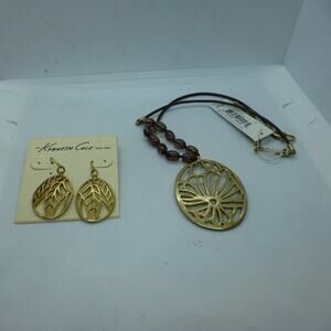 Kenneth cole necklace and earring set gold tone